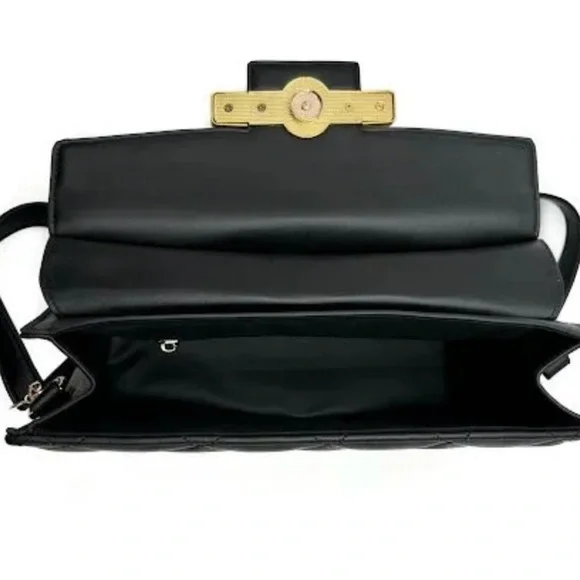 Elegant Black Quilted Handbag - Picture 4 of 6